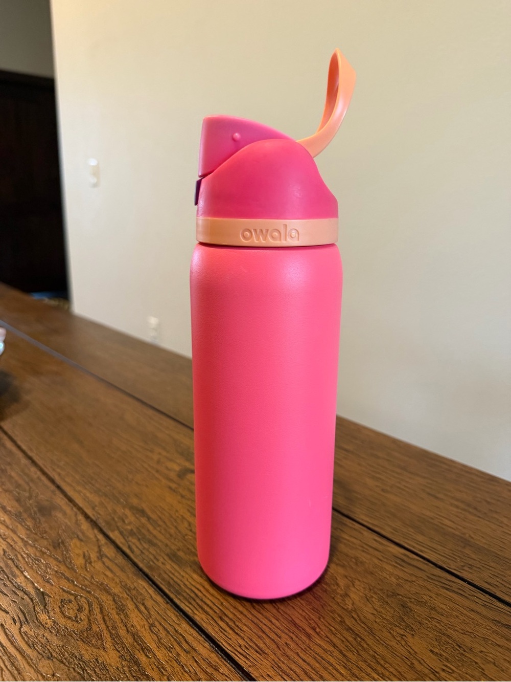 Owala Free-Sip Insulated Stainless Steel Water Bottle With Straw 24 oz Pink - Picture 3 of 8